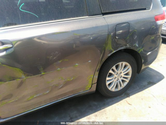 5TDYK3DCXES427063 Toyota SIENNA XLE