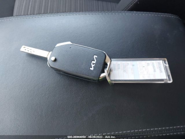 5XYRG4LC6NG104462 KIA SORENTO LX