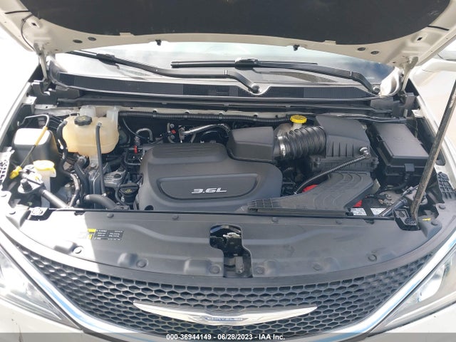 Chrysler Pacifica Limited 2017 2C4RC1GG0HR591357 Image 10