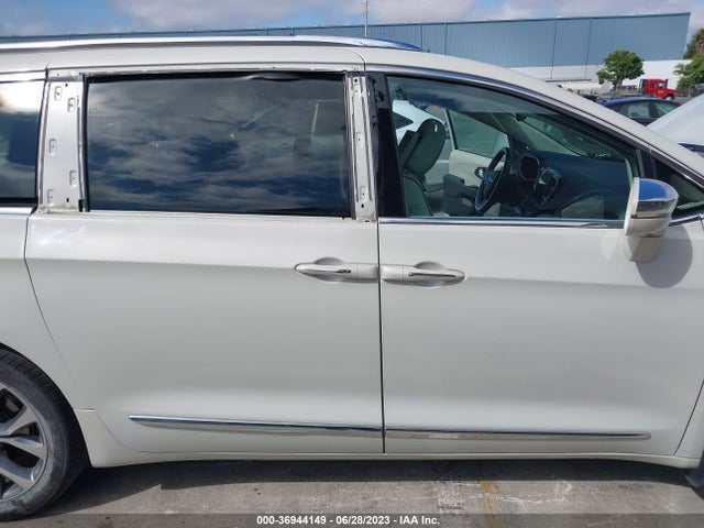 Chrysler Pacifica Limited 2017 2C4RC1GG0HR591357 Image 13