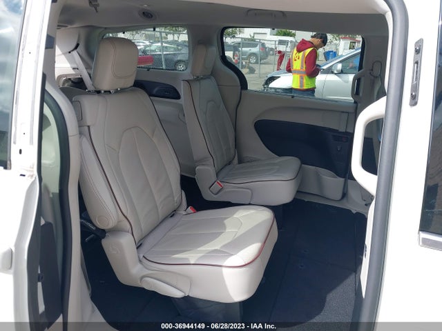 Chrysler Pacifica Limited 2017 2C4RC1GG0HR591357 Image 8