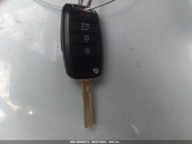 5XYPGDA39HG286561 KIA SORENTO LX