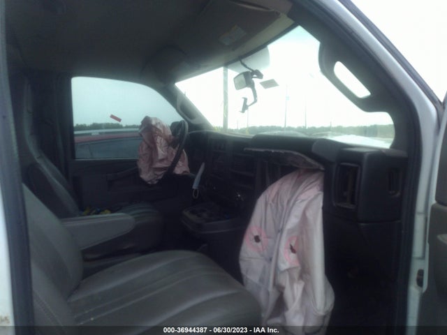 Chevrolet Express 3500 Work Van 2017 1GCZGHFG6H1123040 Image 5
