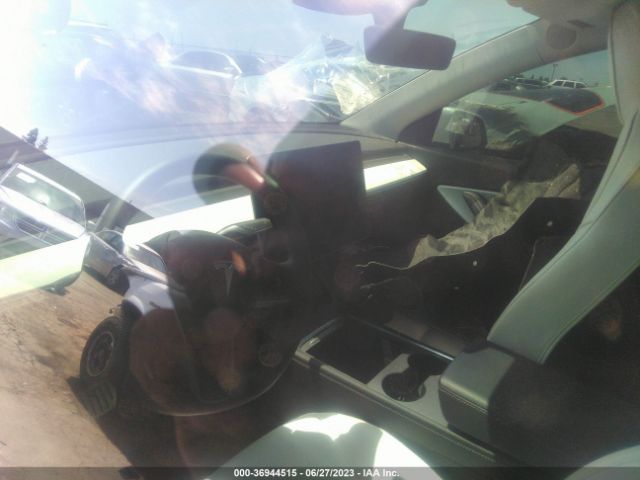 7SAYGDEF1NF389827 Tesla Model Y Performance
