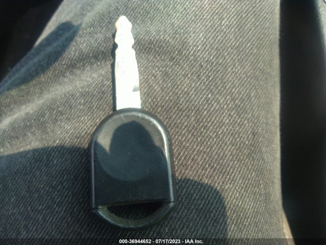 2008 FORD FUSION SE VIN: 3FAHP07198R275784