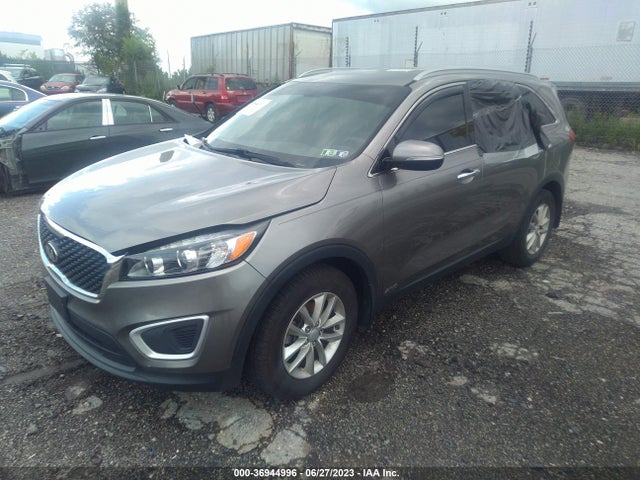 KIA SORENTO LX 2016 5XYPGDA32GG037680 Image 2