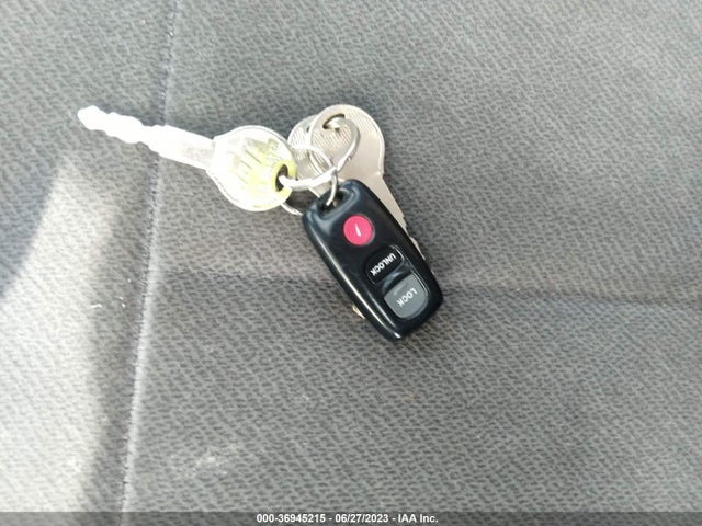 2001 MAZDA PROTEGE LX/ES VIN: JM1BJ225610470545