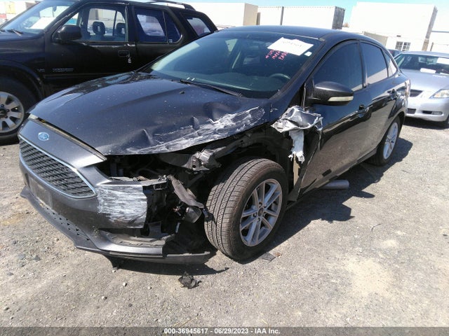 Ford FOCUS SE 2017 1FADP3F20HL325321 Image 2