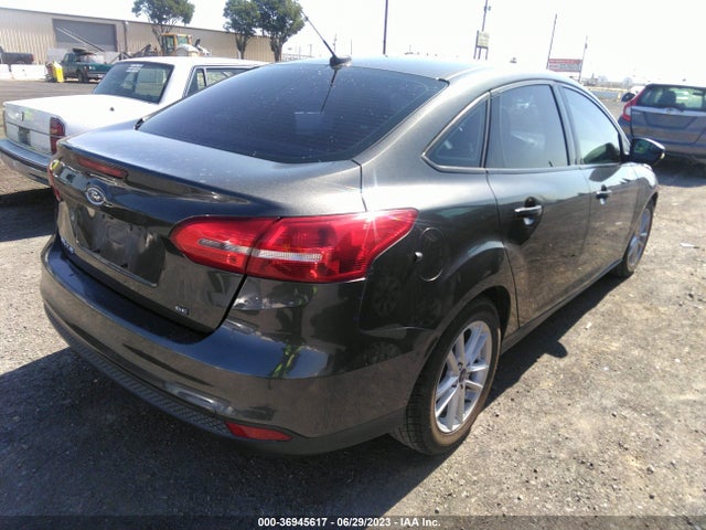 Ford FOCUS SE 2017 1FADP3F20HL325321 Image 4