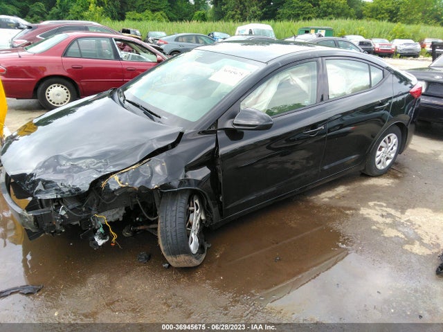 Hyundai ELANTRA SE 2018 5NPD74LF2JH353882 Image 2