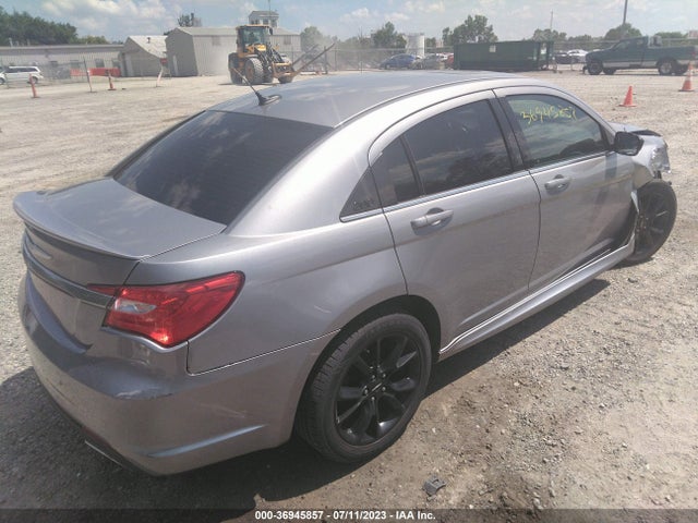 Chrysler 200 Limited 2014 1C3CCBCG0EN191815 Image 4