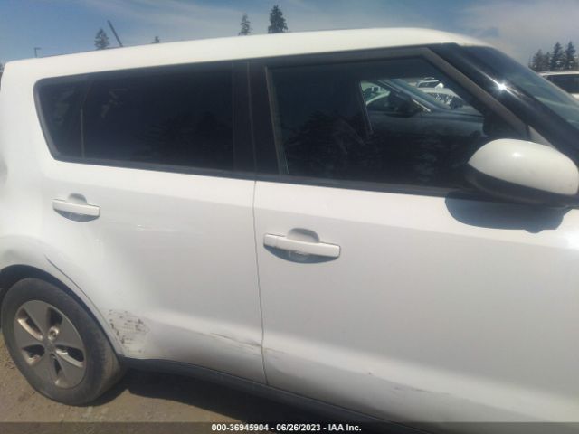 KNDJN2A2XF7800872 KIA Soul Base