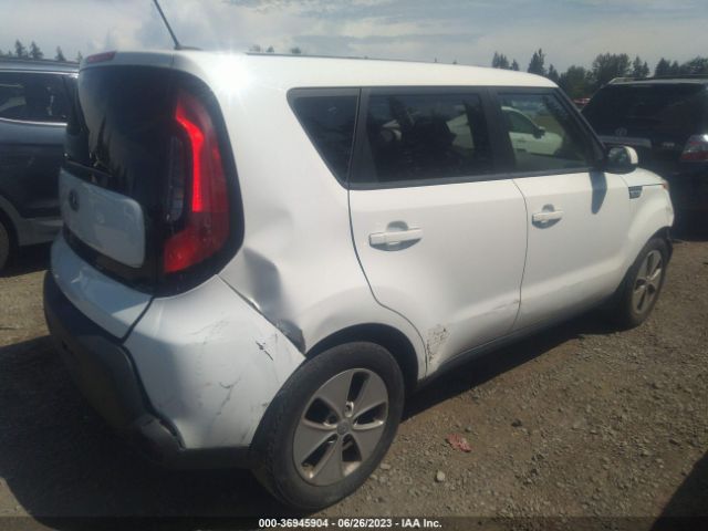 KNDJN2A2XF7800872 KIA Soul Base