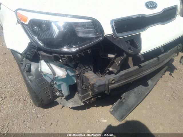 KNDJN2A2XF7800872 KIA Soul Base