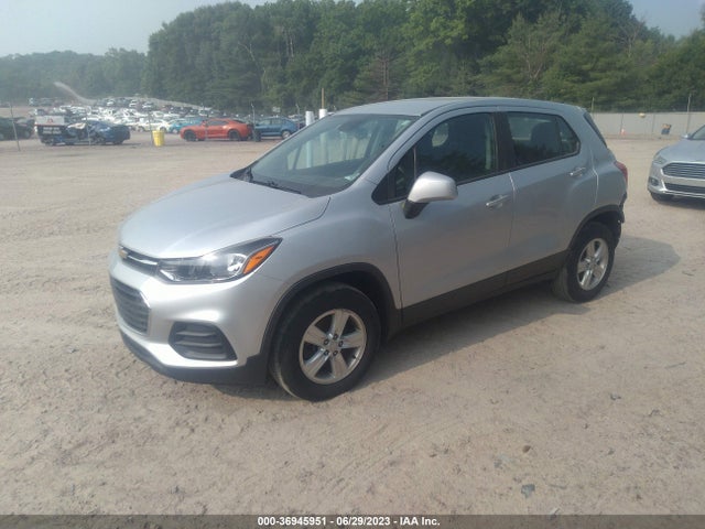 Chevrolet TRAX LS 2017 3GNCJNSB9HL228719 Image 2