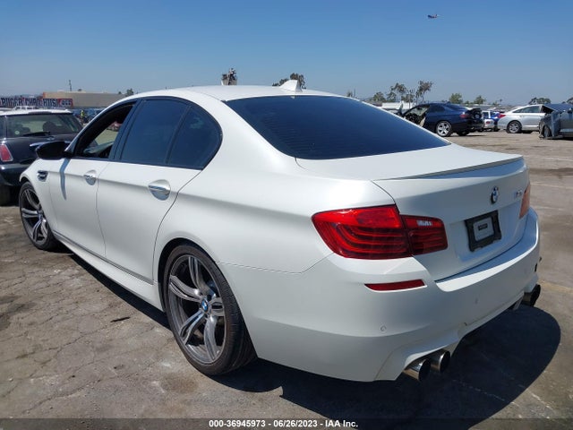 2015 BMW M5, VIN: WBSFV9C51FD594857