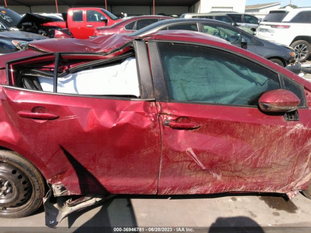 5YFEPMAEXNP326579 Toyota COROLLA LE