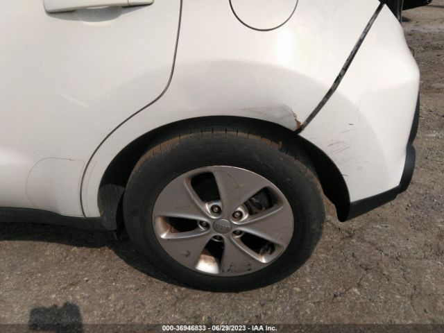 KNDJN2A20F7232695 KIA Soul Base