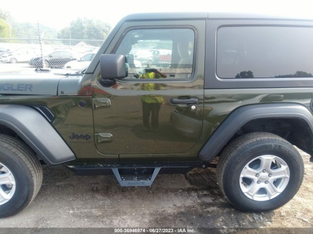 1C4HJXAG3NW267724 Jeep Wrangler Sport S