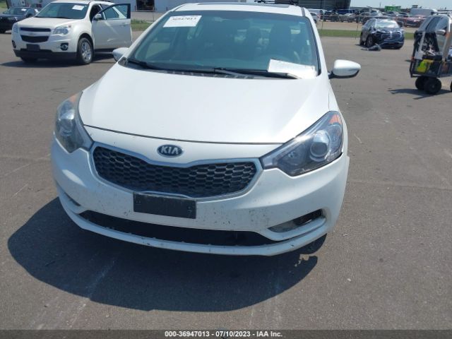 KNAFZ4A80E5050724 KIA FORTE EX