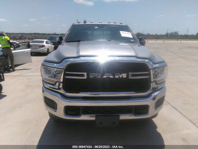 36947424 :رقم المزاد ، 3C6UR5CL7NG201883 vin ، 2022 Ram 2500 Tradesman مزاد بيع