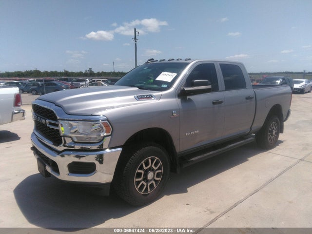 36947424 :رقم المزاد ، 3C6UR5CL7NG201883 vin ، 2022 Ram 2500 Tradesman مزاد بيع