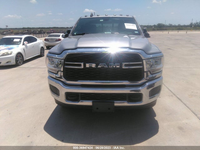 36947424 :رقم المزاد ، 3C6UR5CL7NG201883 vin ، 2022 Ram 2500 Tradesman مزاد بيع