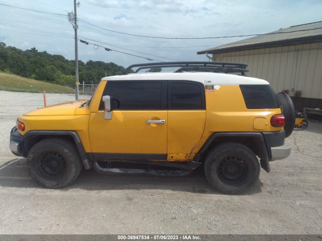 2007 TOYOTA FJ CRUISER VIN: JTEBU11FX70002673