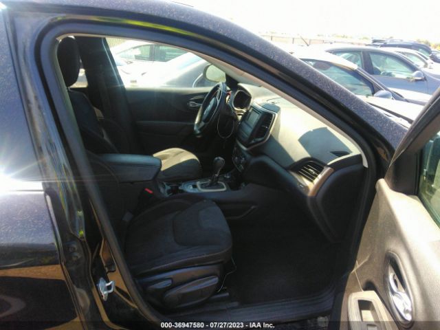 1C4PJMCB3FW749249 Jeep Cherokee Latitude