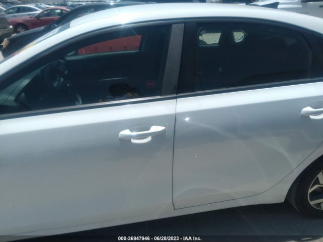 3KPF24AD7ME324623 KIA Forte Lxs
