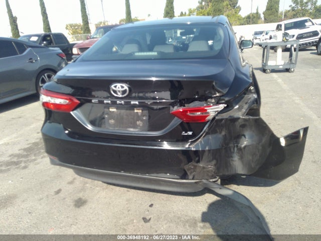 Toyota CAMRY LE 2018 4T1B11HK2JU650035 Image 16