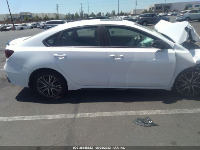 3KPF54AD6NE483769 KIA Forte Gt-line