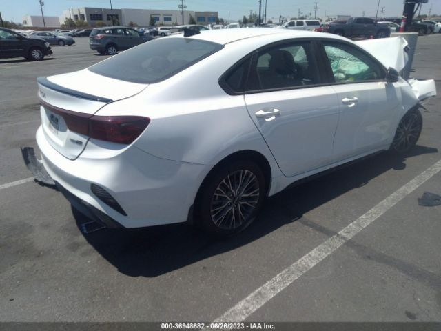 3KPF54AD6NE483769 KIA Forte Gt-line