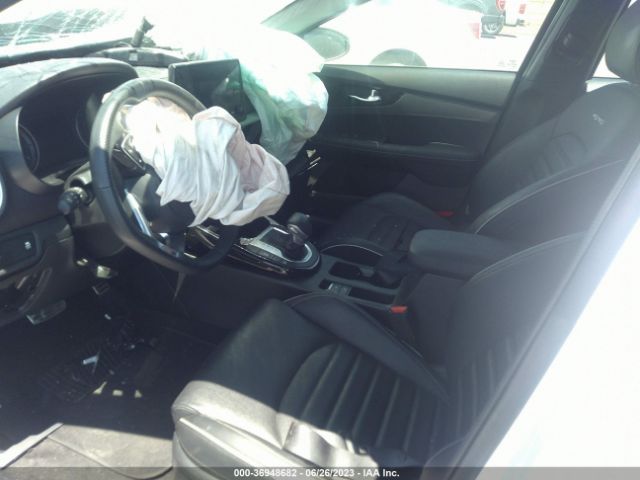 3KPF54AD6NE483769 KIA Forte Gt-line