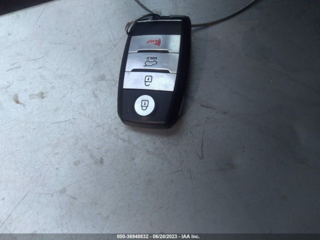 KNDCC3LCXJ5152738 KIA NIRO EX