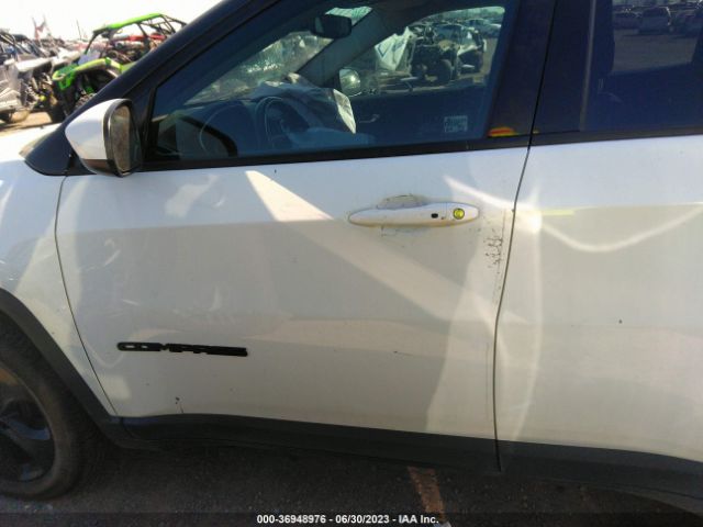 3C4NJDBB5KT599539 Jeep Compass Altitude