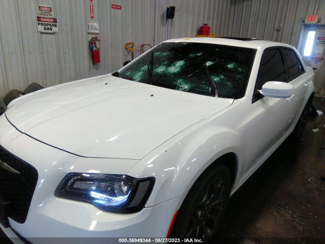 2015 Chrysler 300 300s მანქანა იყიდება აუქციონზე, vin: 2C3CCAGG8FH927172, აუქციონის ნომერი: 36949344