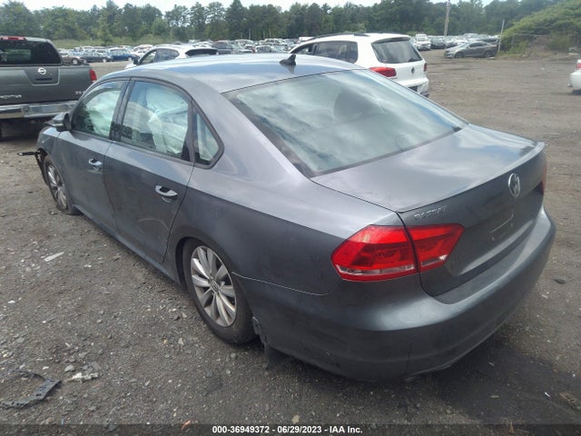 1VWAT7A3XFC052124 Volkswagen Passat 1.8t Wolfsburg Ed