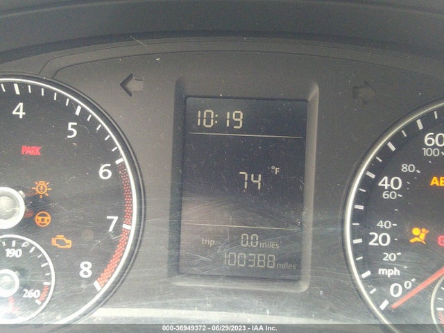 1VWAT7A3XFC052124 Volkswagen Passat 1.8t Wolfsburg Ed