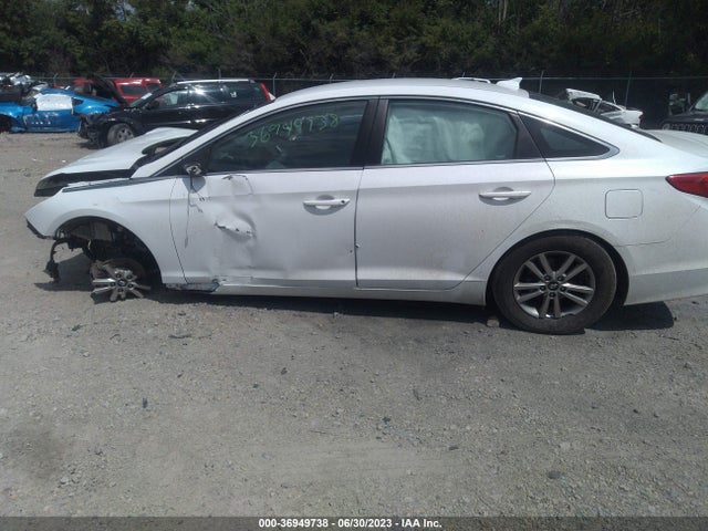 Hyundai SONATA SE 2017 5NPE24AF5HH556541 Image 14