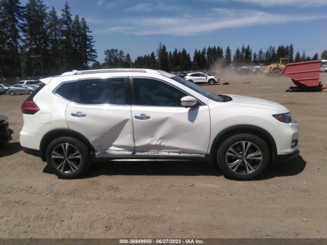JN8AT2MV5HW255379 Nissan Rogue Sl