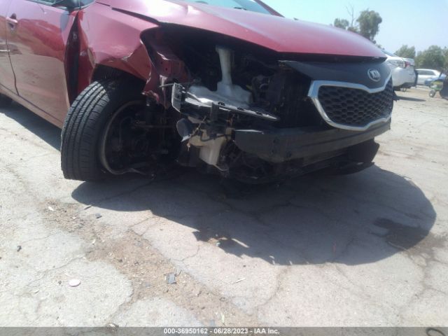 KNAFX4A62E5221378 KIA FORTE LX