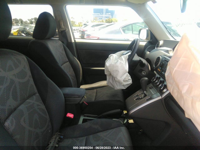 2013 SCION XB VIN: JTLZE4FEXDJ031571