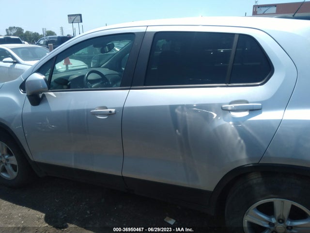 Chevrolet TRAX LS 2020 3GNCJKSB0LL214022 Image 14