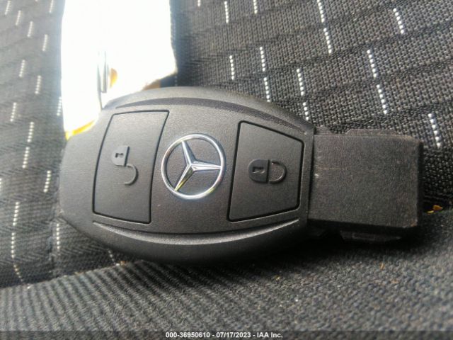 W1YV0BEY3N4108849 Mercedes-Benz METRIS CARGO VAN