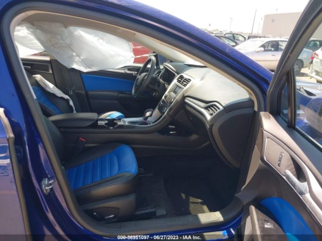 3FA6P0HD8FR301739 Ford FUSION SE