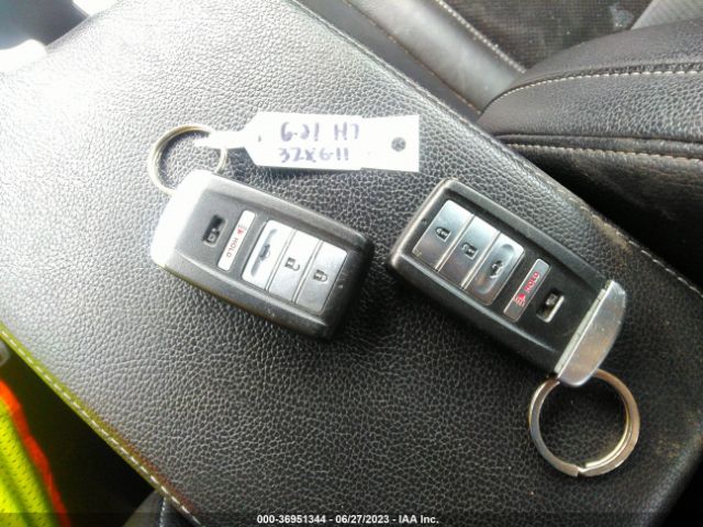 19UDE2F82KA003525 Acura Ilx Pkg