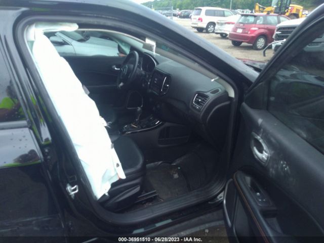 3C4NJDCB8JT398196 Jeep Compass Limited