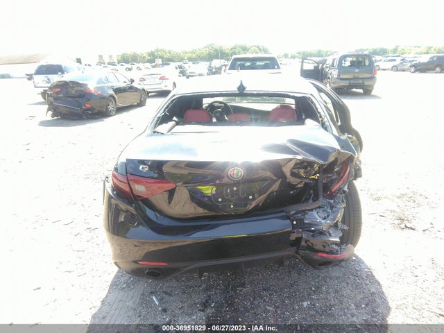2022 Alfa Romeo Giulia, VIN: ZARFAMBN0N7660907