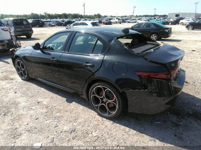 2022 Alfa Romeo Giulia, VIN: ZARFAMBN0N7660907